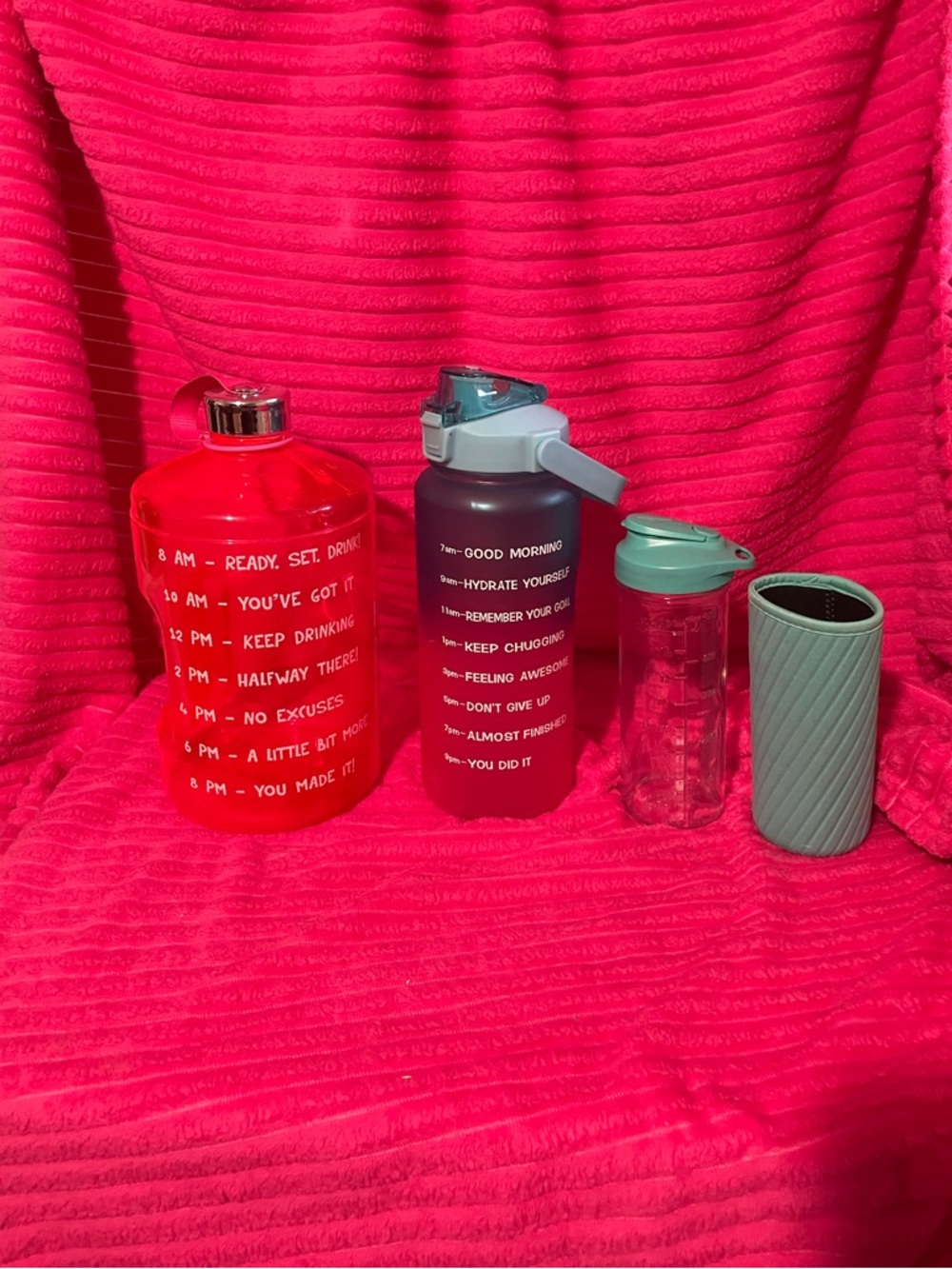 Know your H2O intake! Kickstart your weight loss with this Hydration Bottles Set